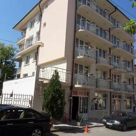 Peshev Family 3* 네세부르