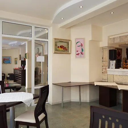 Peshev Family 3* Nessebar