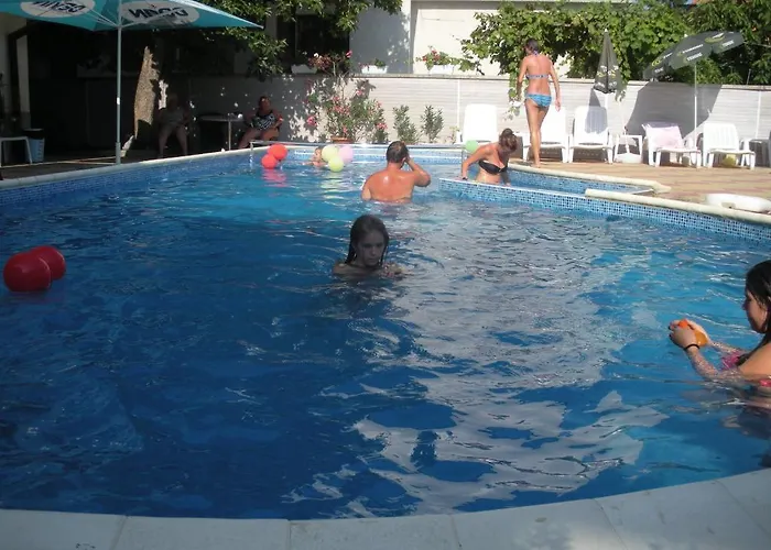 Peshev Family 3* Nessebar