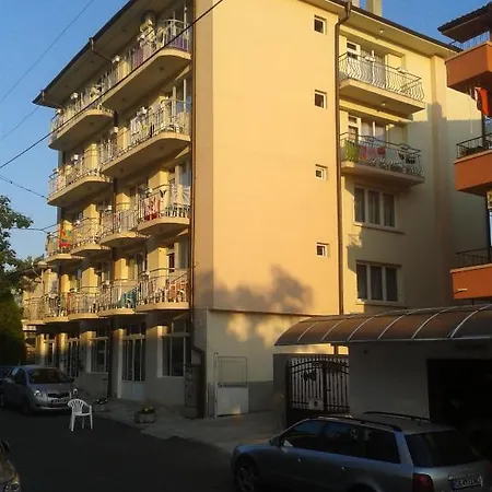 Peshev Family Hotel Nessebar