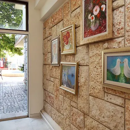 Szálloda Peshev Family