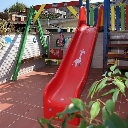 Peshev Family Szálloda 3*