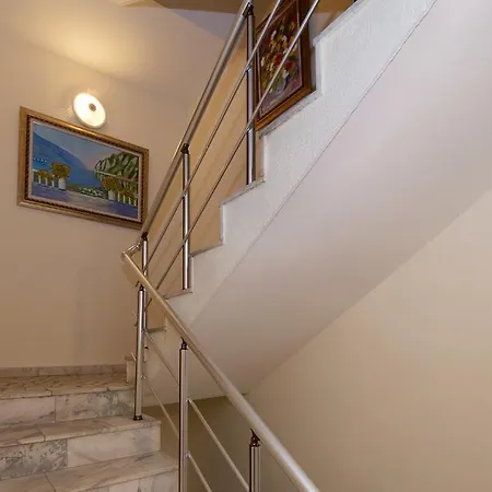 Szálloda Peshev Family