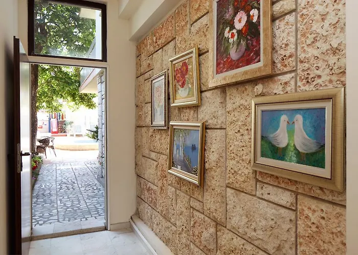 Szálloda Peshev Family